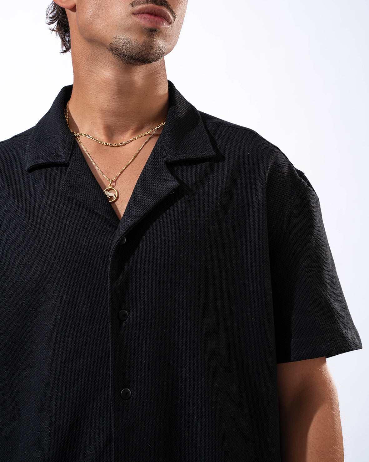 Shirt half sleeve capsules black