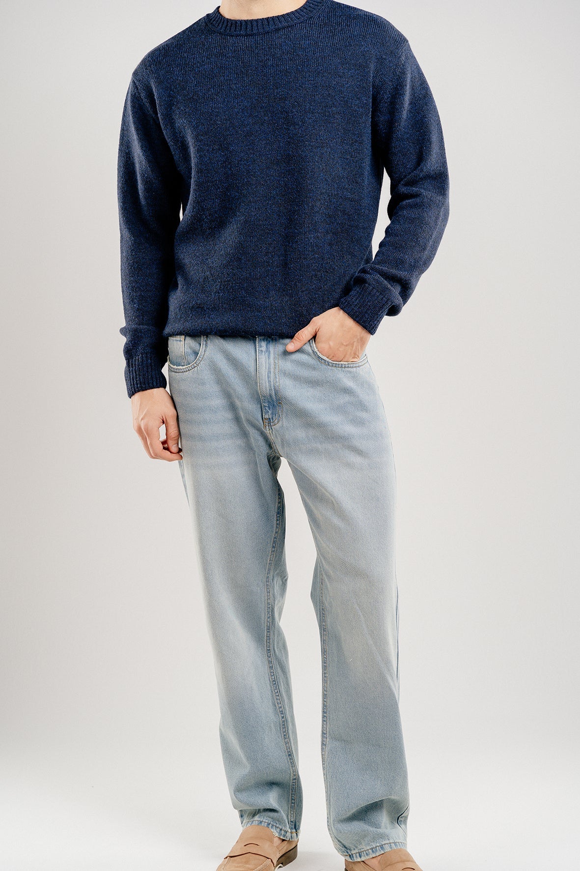 NAVY CREW NECK SWEATER