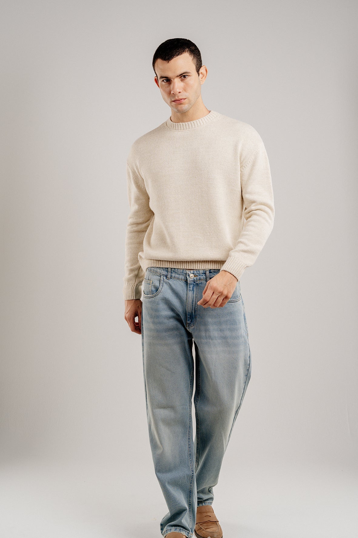 CREAM CREW NECK SWEATER