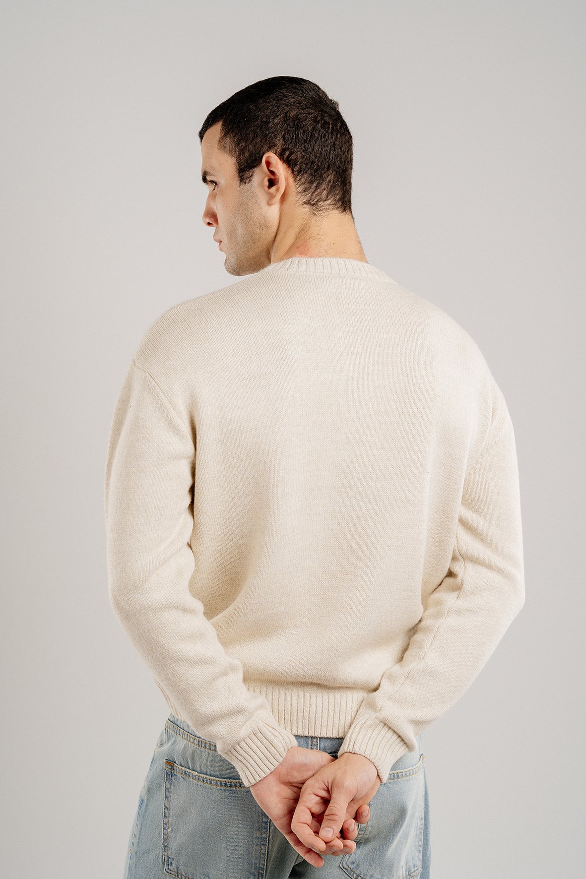 CREAM CREW NECK SWEATER