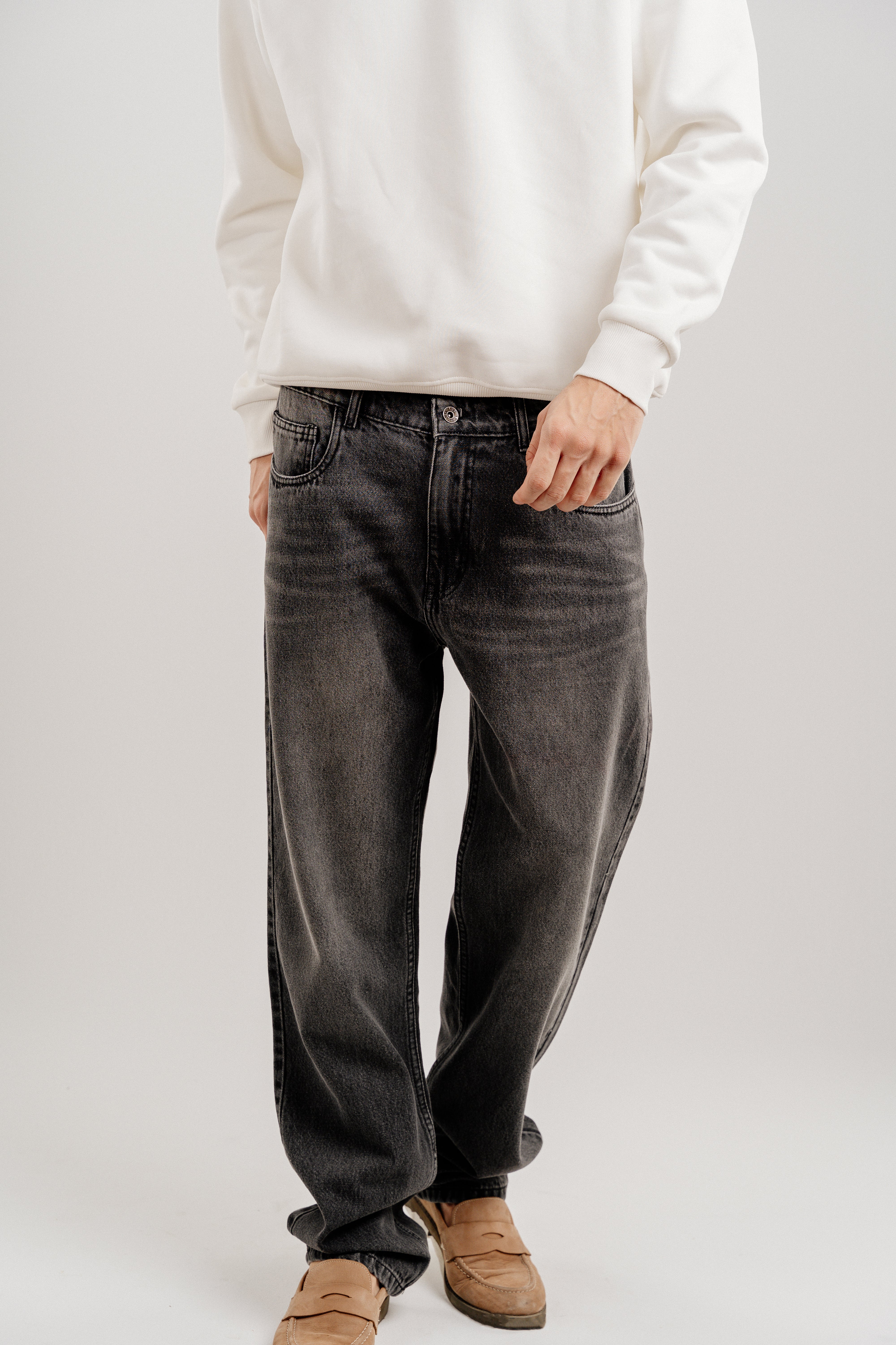 STRAIGHT FIT BLACK DENIM JEANS