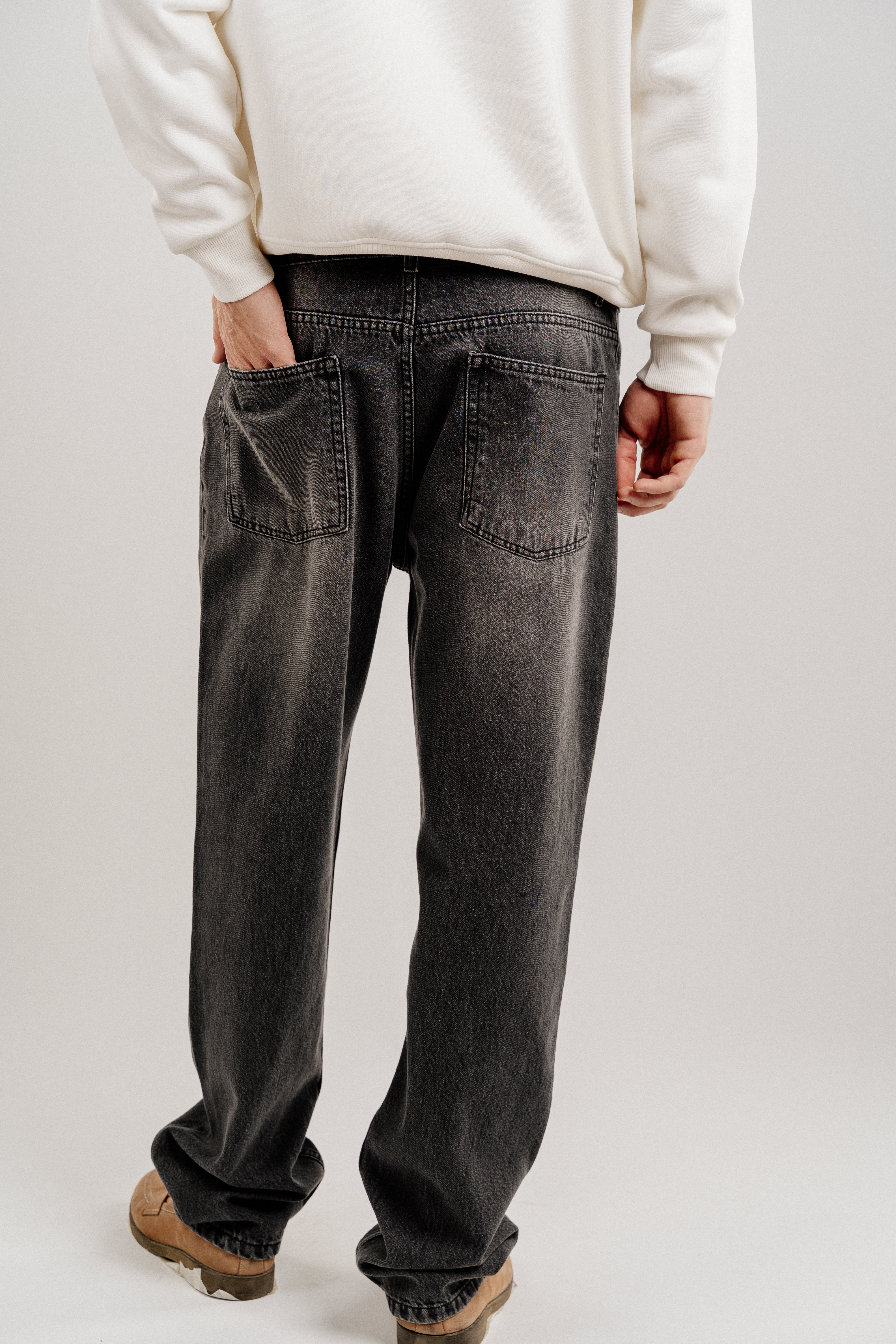 STRAIGHT FIT BLACK DENIM JEANS
